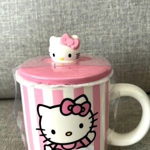 Hello Kitty coffee mug with lid . Super cute !!!